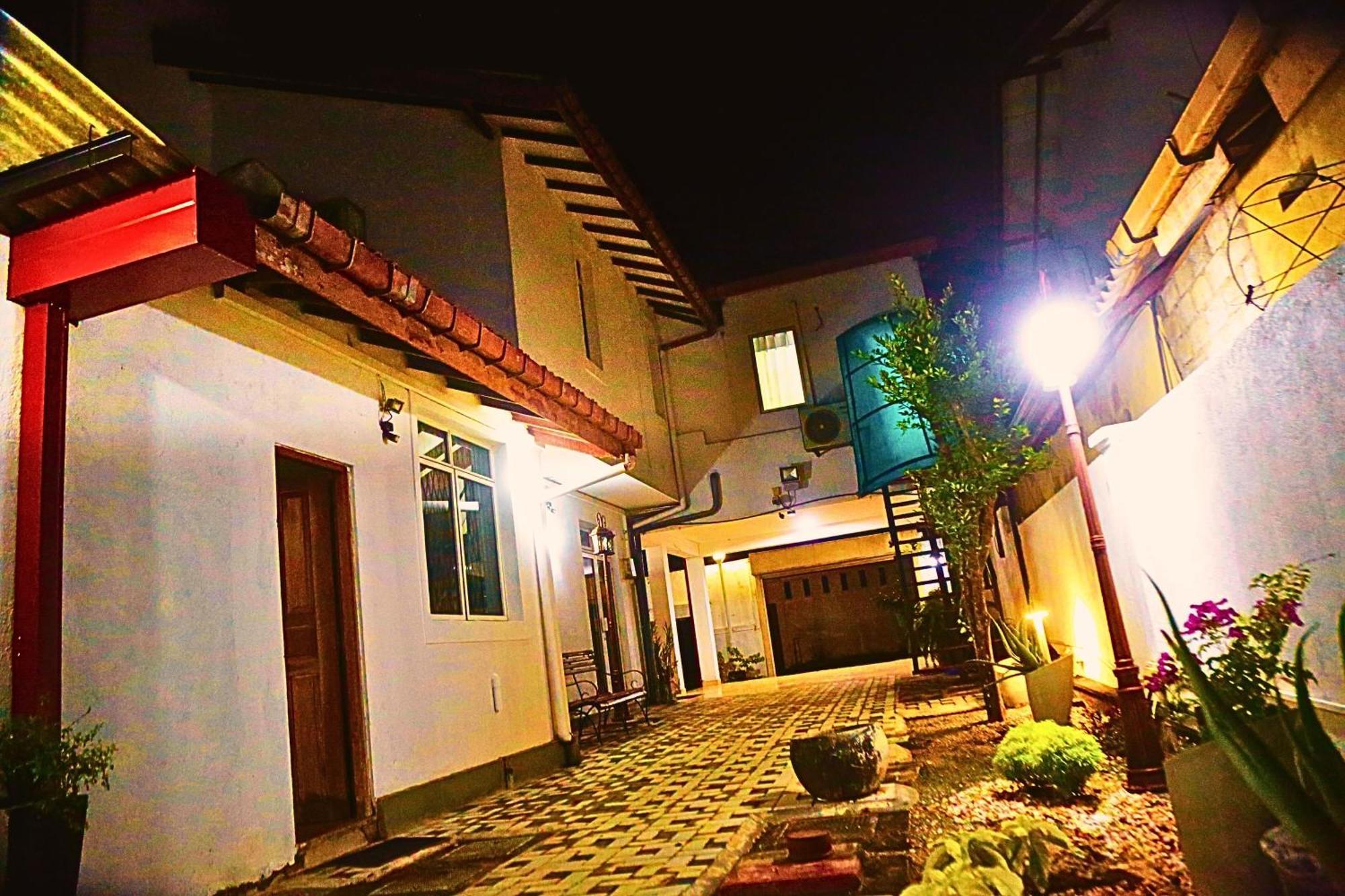 Ared Villa คาตุนายากา ภายนอก รูปภาพ