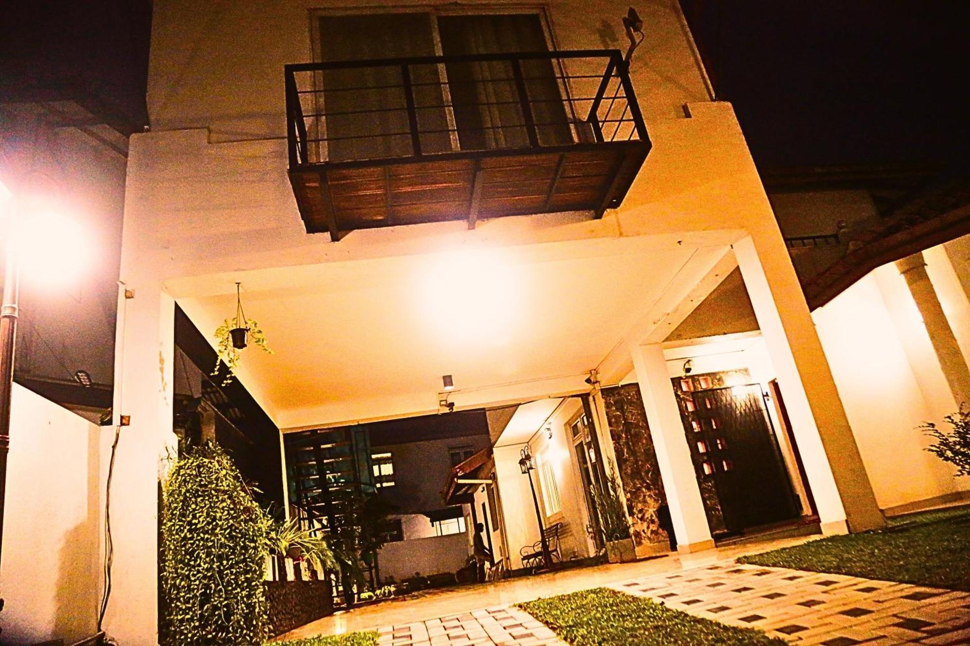 Ared Villa คาตุนายากา ภายนอก รูปภาพ