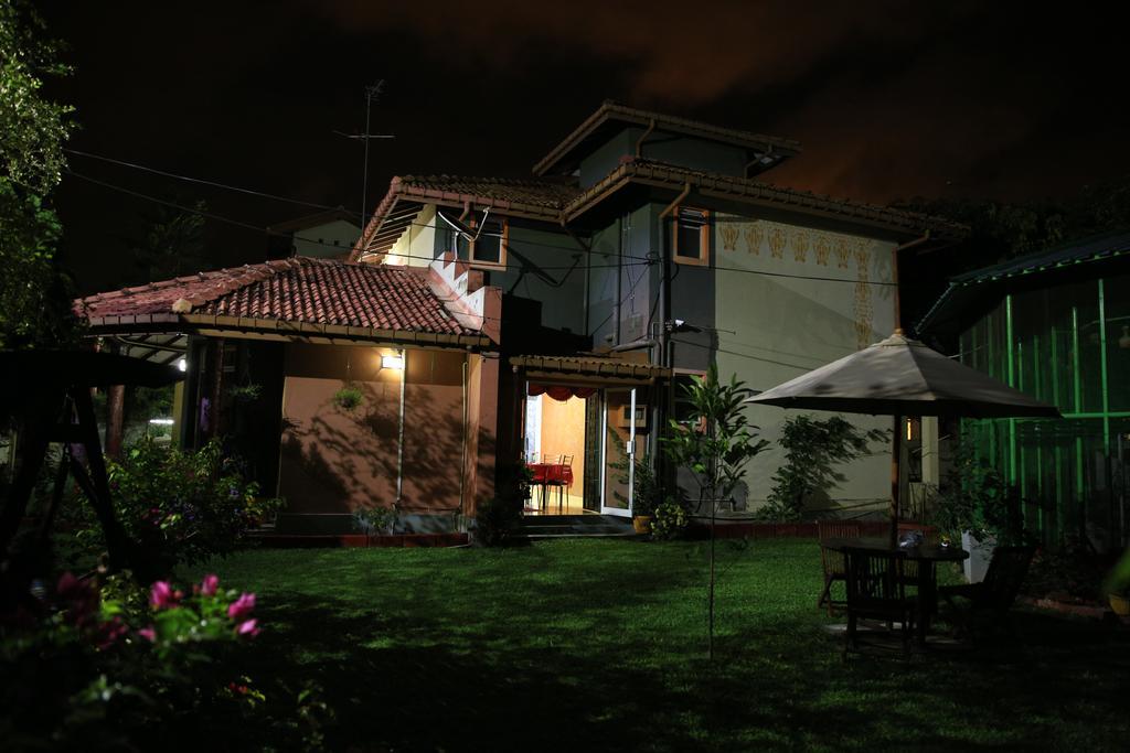 Ared Villa คาตุนายากา ภายนอก รูปภาพ