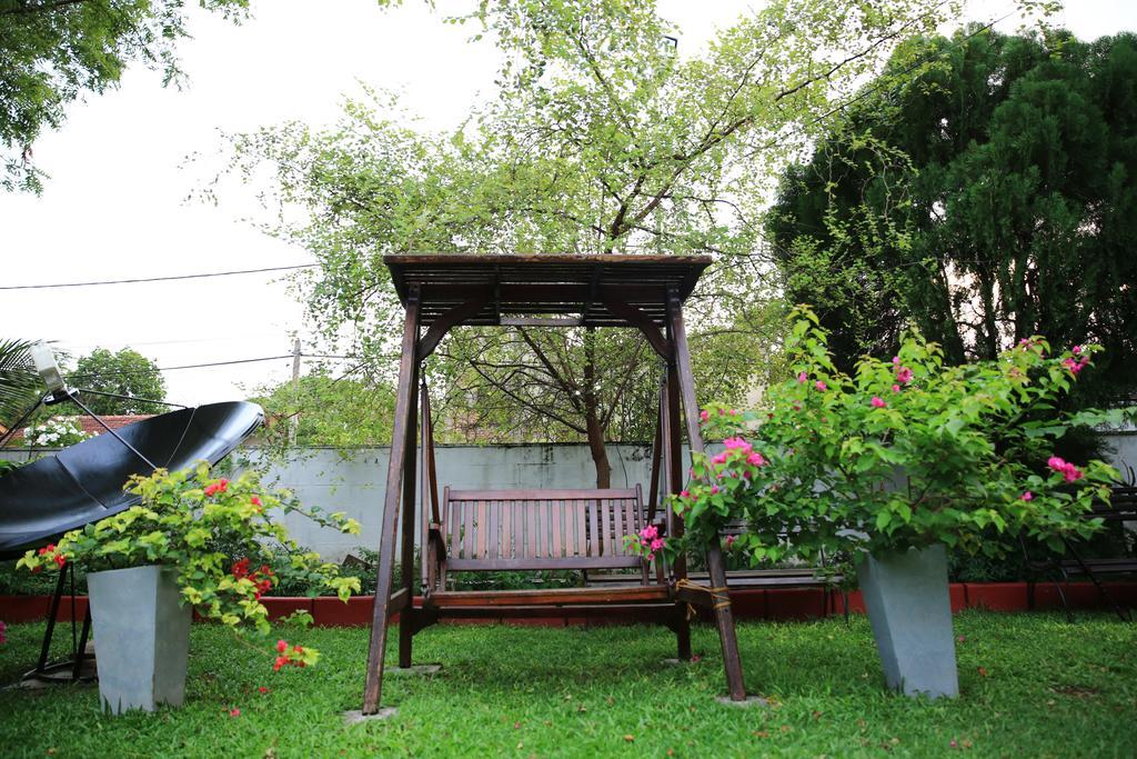 Ared Villa คาตุนายากา ภายนอก รูปภาพ